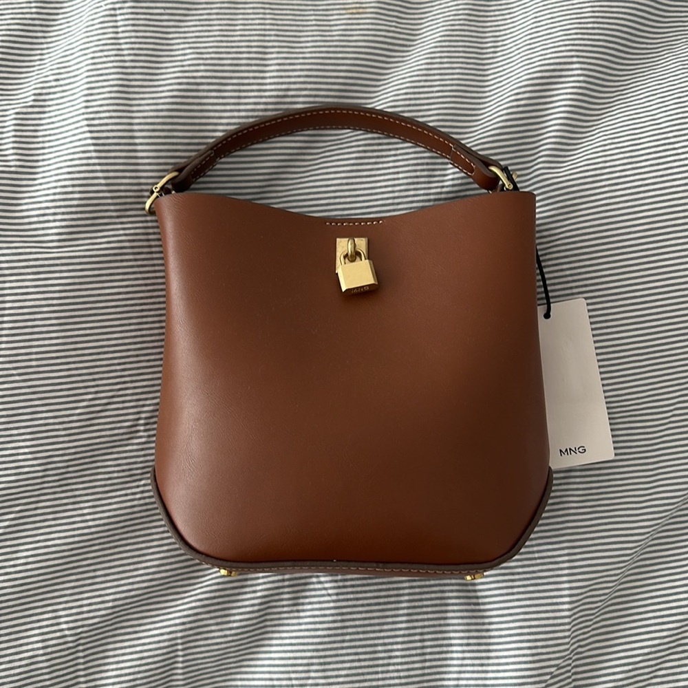 NEW mango bucket bag